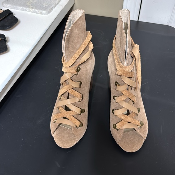 Joyfolie RAVEN Tan Lace-Up Suede Leather Heeled Boots - Picture 3 of 8